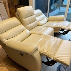 電動リクライニングソファの画像