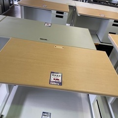 JL-19 【オフィス家具専門店】プラスの平デスクです！ R4.12/22時点で在庫数3点あり
