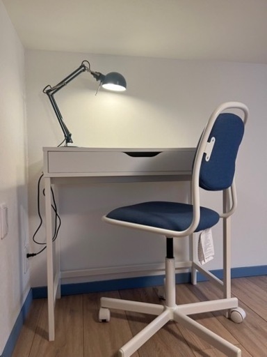 【取引決定】IKEA 学習机【引き取り限定】