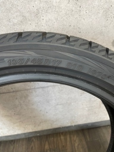 スタッドレスタイヤ　195/45R17 アイスガード7 4本