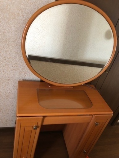 お取引中　大塚家具のドレッサーになります。