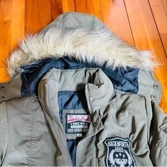 超美品‼️キッズアウター140の画像