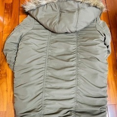 超美品‼️キッズアウター140の画像