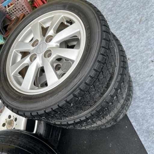 スタットレスタイヤ タイヤ