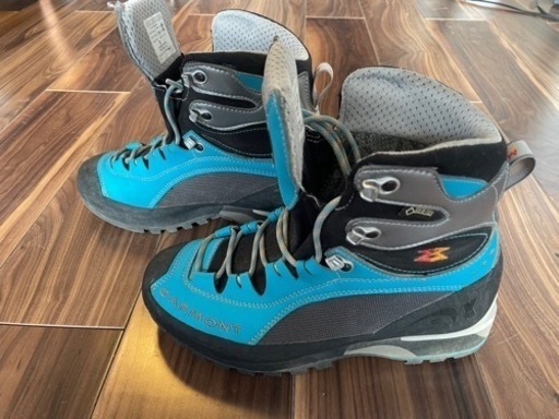 【 値下げ】ガルモントトレッキングシューズ TOWER LX GTX （レディース）24.5cm