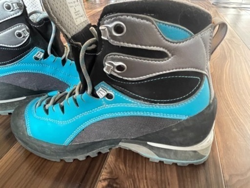 【 値下げ】ガルモントトレッキングシューズ TOWER LX GTX （レディース）24.5cm