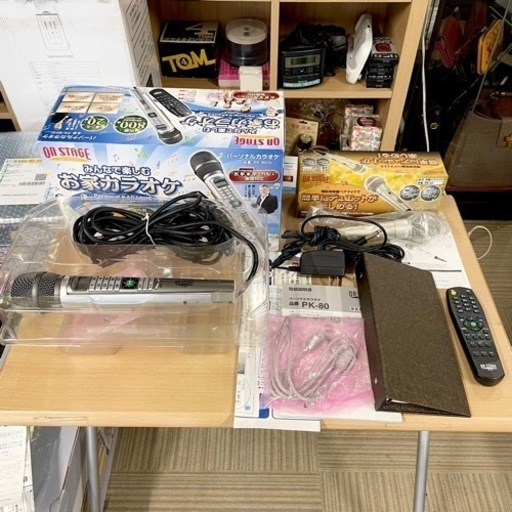 【お買い得‼️】お正月に如何ですか⁉️800曲内蔵♪ オンステージ パーソナルカラオケ ペアマイク付き テレビに繋いで自宅でカラオケ♪