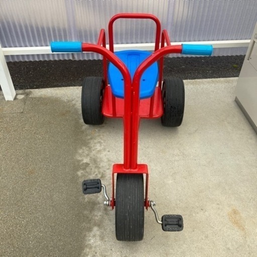 大人も乗れる　三輪車　運搬