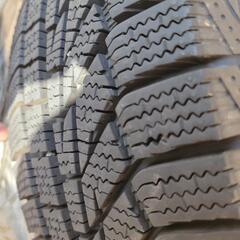 スタッドレスタイヤ　175/65R14
