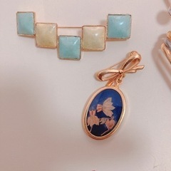 中古　レトロブローチ4つ ハンドメイド1点ありの画像