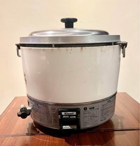 口コミ・レビュー評価が高いおすすめ人気商品の通販 ☆リンナイ ガス炊飯器☆6リットル☆都市ガス仕様☆完動品 炊飯器・餅つき機