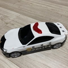 パトカー　10台収納可能