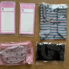 200円均一　新品多数　ポーチ、タオル、文具などの画像