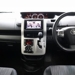 仙台南店にいます！現車見られます！！　　トヨタ　ヴォクシーの画像