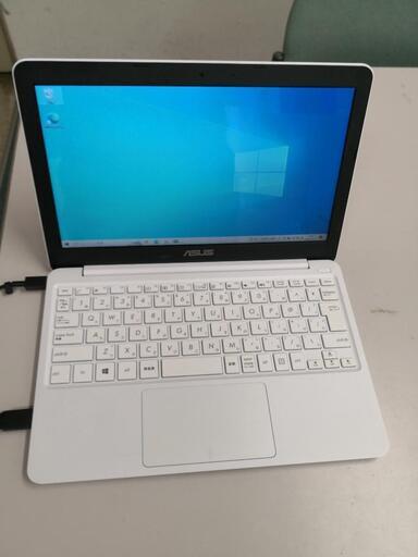 ノートパソコン ASUS VivoBook R209H