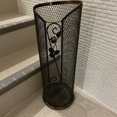 アンティーク調傘立ての画像