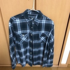 チェックシャツ