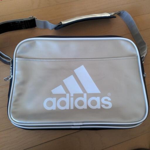 adidas　エナメルバッグ　¥2000→¥1300