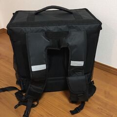 取引中　ウーバーイーツ　かばん　uber eats配達デリバリーの画像