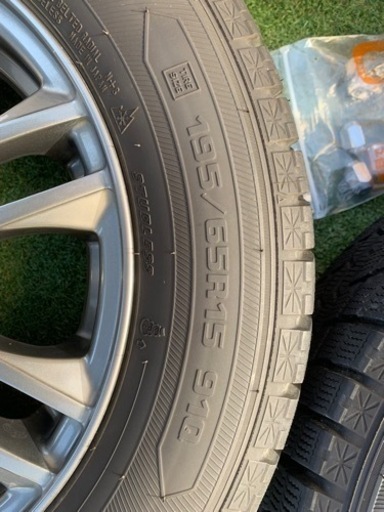 195/65r15 スタッドレスタイヤホイール　4本セット