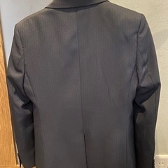 子供用のスーツになります。160cmの画像