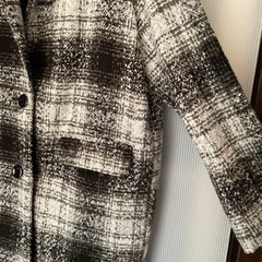人気のチェック柄　コートの画像