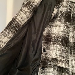 人気のチェック柄　コートの画像