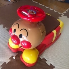 それいけアンパンマン！屋内用ベビー子供用車カー