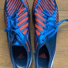 adidas サッカーシューズ 青色