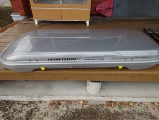 ルーフボックス　キャリア　TERZO