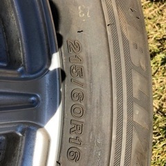 ブリヂストンスタッドレスタイヤ　215/60R16の画像