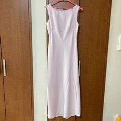 結婚式　披露宴に　パーティドレス　ピンク
