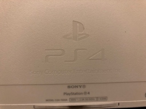 PS4 プレステ4 白　ホワイト　初期化中