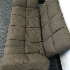 ブラウン・リクライニングローソファーの画像