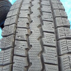 2021年製造　9分山位　中古　2本セット スタッドレスタイヤ 195/85R16 114/112L ダンロップ ウインターマックス LT03M バン トラック　4本ありの画像