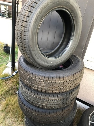 185/65R15 スタッドレスタイヤ 4本 BS VRX2 2021年製 バリ山