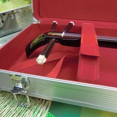 (送料無料)12.000円　一丁入アルミハードケース　三線を傷から守る 送料無料)12.000円 沖縄三線専肩紐付き一丁入アルミハードケース移動に