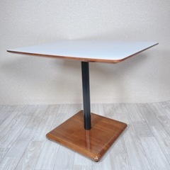 カリモク60+ カフェテーブル　ダイニング　デスクワーク　リビン...