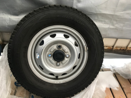 軽バン　スタッドレスタイヤ　美品
