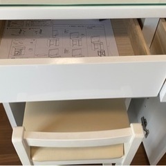 ニトリ化粧台、椅子付きの画像