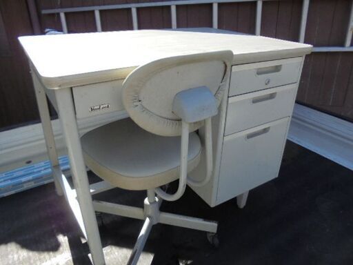 事務机と椅子中古品