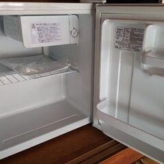 小型の冷蔵庫の画像