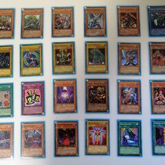 遊戯王カード　２４枚　超レア　ホログラフィック　遊戯と海馬瀬人の...