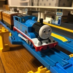 プラレール　無料！きかんしゃトーマス・アニーとクララベル+いじわ...