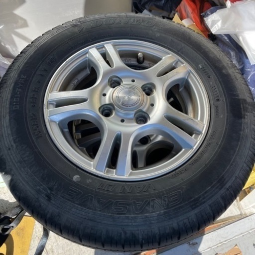 軽自動車　ホイール付きタイヤ