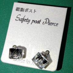 【新品・未使用】樹脂ポストピアスの画像