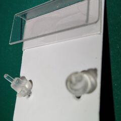 【新品・未使用】樹脂ポストピアスの画像