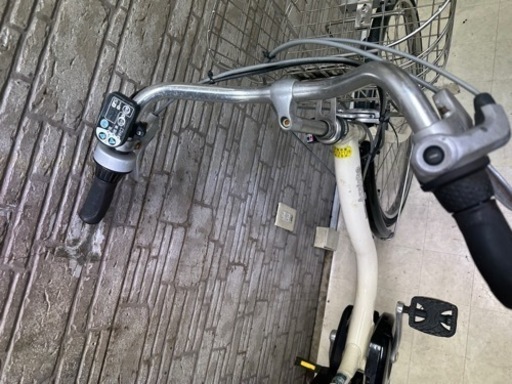 クリスマスSALE 東京23区配達無料　新基準　ブリヂストン　アシスタ　8.9Ah リチウム 電動自転車 中古　68