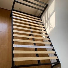 【4000円】 ベッド　セミダブル　本日17時までの画像
