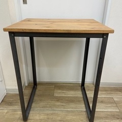 木目調アンティークテーブル